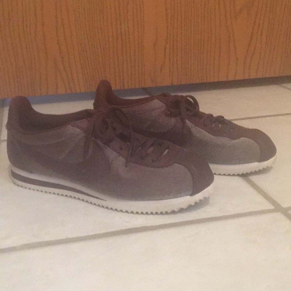 Nike Cortez Tennis Shoes